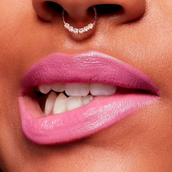 MAC Amplifed Creme Lipstick Do Not Disturb - Picture 14 of 16